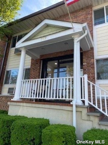 Primary Photo - 717 Willis Ave