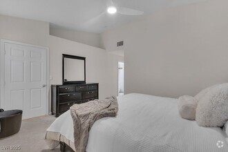 Building Photo - 1545 Lake Placid Terrace