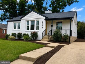 Building Photo - 2913 Fairlawn St