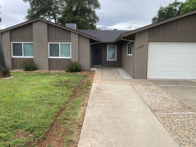 Building Photo - Newly Updated 3 Bdrm 2 Bath House Near Schools and Shopping, Corner of Shasta Pines and Mistletoe