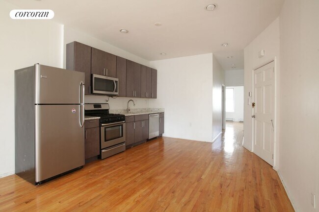 Building Photo - 674 Franklin Ave