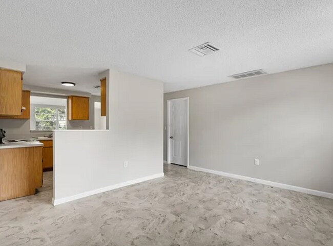 Foto del edificio - 744 S Bailey Ave