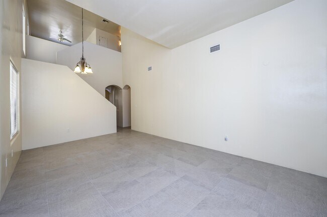 Building Photo - 1636 W Osasuna Dr