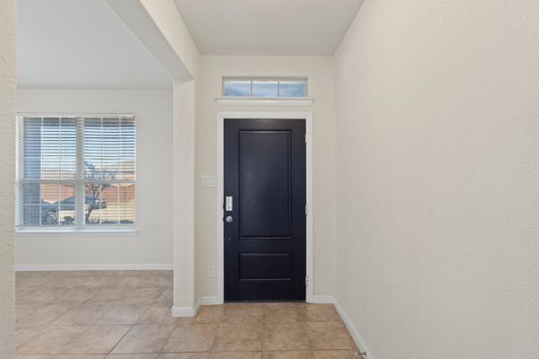 Foto del edificio - 9205 Nickel Creek Dr