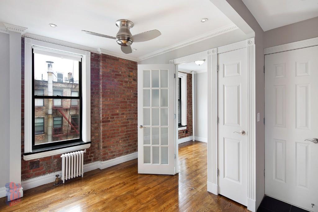 Primary Photo - 234 Mott St
