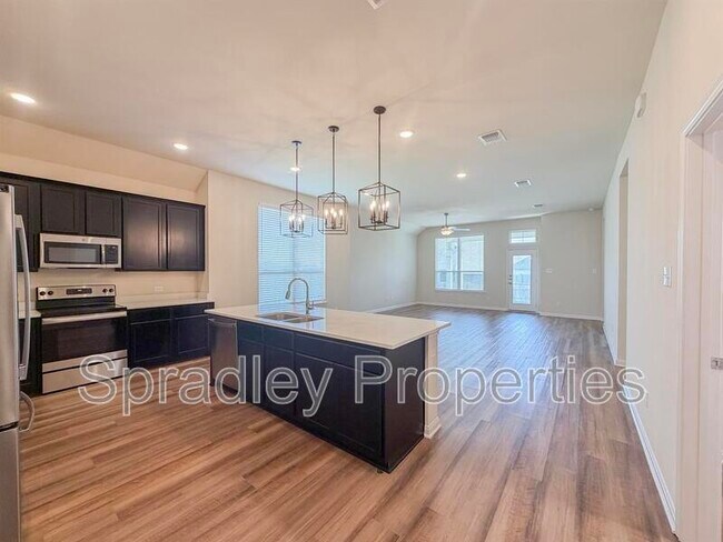 Foto del edificio - 7805 Montclair Dr