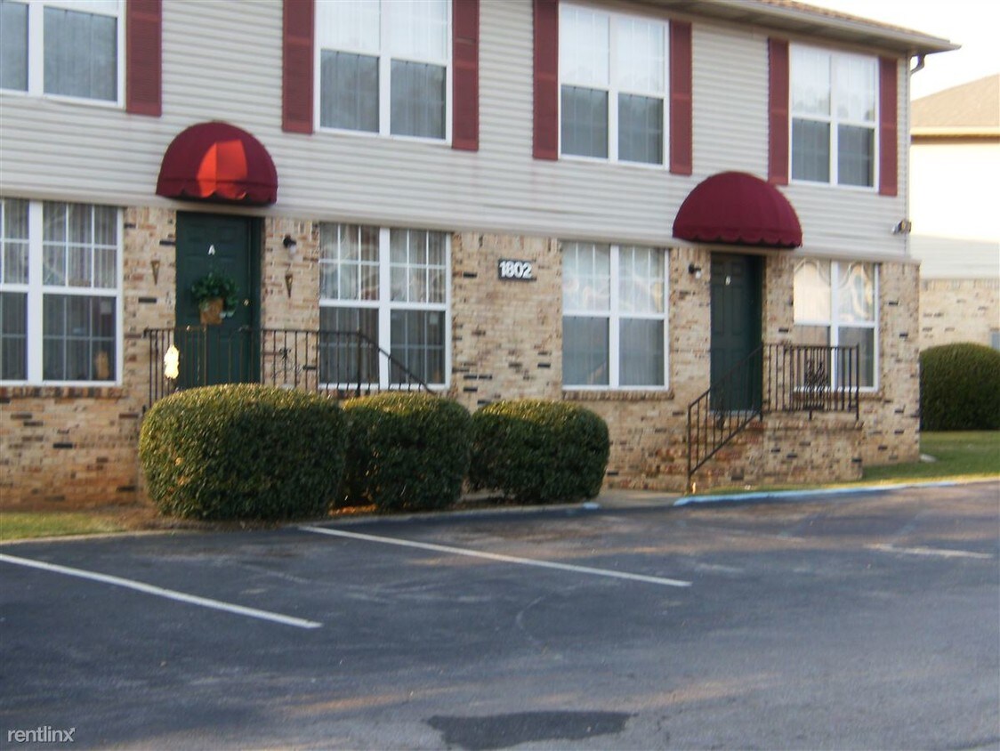 Primary Photo - 1814 Bond Cir NE