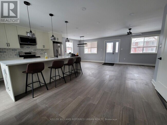 Photo du bâtiment - 84 Foch Ave