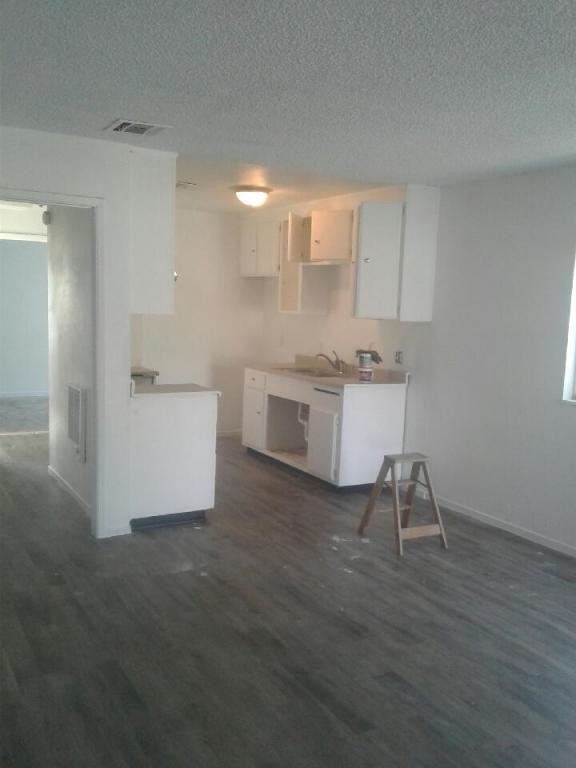 Primary Photo - 851 N Bengston Ave