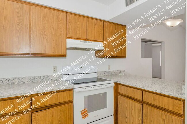 Foto del edificio - 1366 N Riverview Blvd