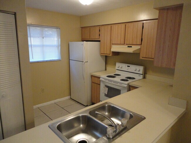 Foto del edificio - Nice 2 bedroom/ 1 1/2 bath town-home in Mill Run