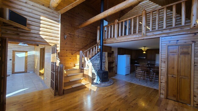 Building Photo - 43W951 Fox Hill Ct