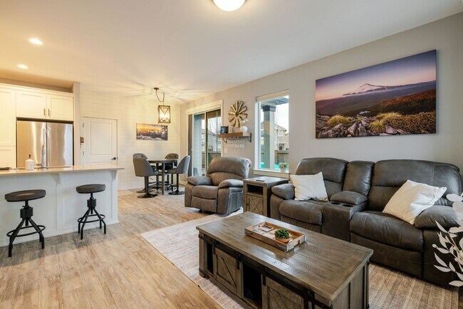 Foto del edificio - Charming Redmond Craftsman Retreat – Stylish 3-Bed, 3-Bath Home with Community Amenities