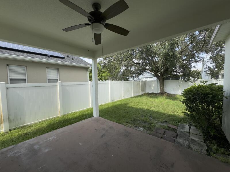 Building Photo - 14209 Lake Live Oak Dr