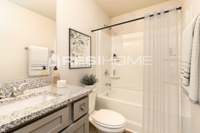 Building Photo - 1070 Briar Creek Ct Ne