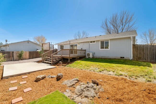 Building Photo - 2827 SW Pumice Ave