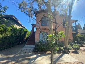 Building Photo - 2124 E Florida St