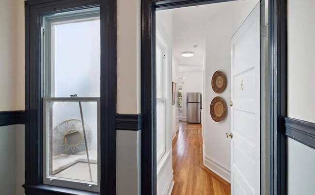 Building Photo - One bedroom for immediate move