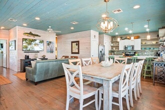 Building Photo - 2727 Eleventh Street-SI ID1023166P