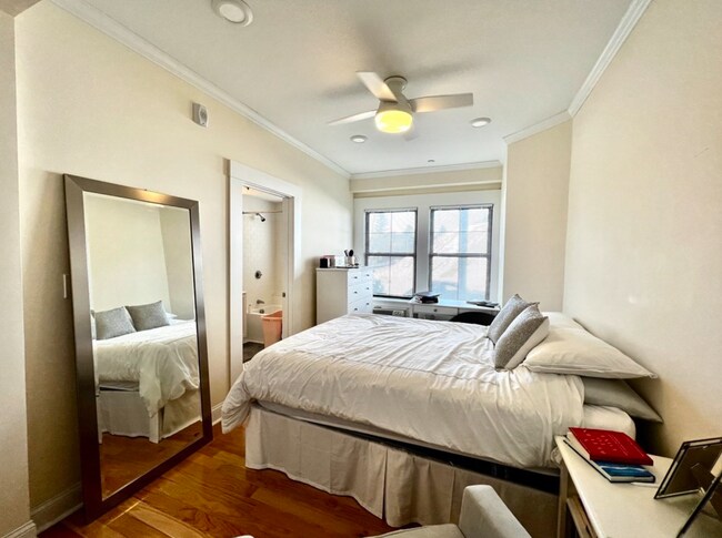 Building Photo - 219 Commonwealth Ave