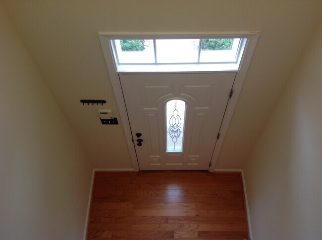 Foto del edificio - 8801 Montjoy Pl