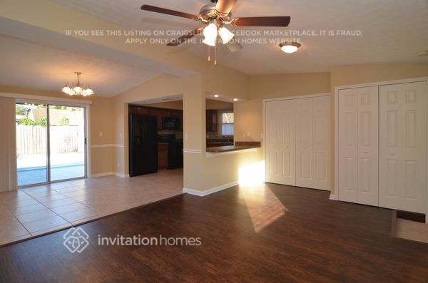 Foto del edificio - 8781 78th Ave N