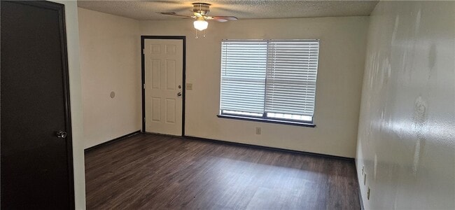 Photo - 635 Whitham Ave Apartment