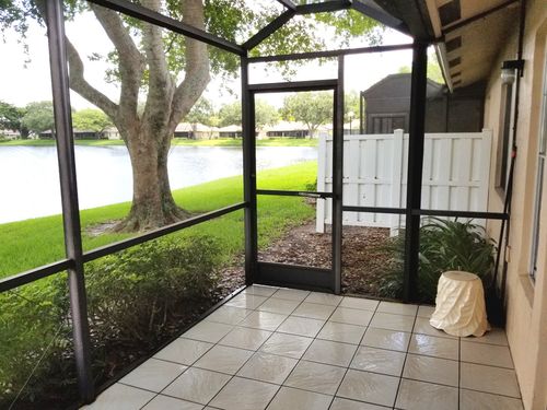 Foto del edificio - 8889 Windtree St