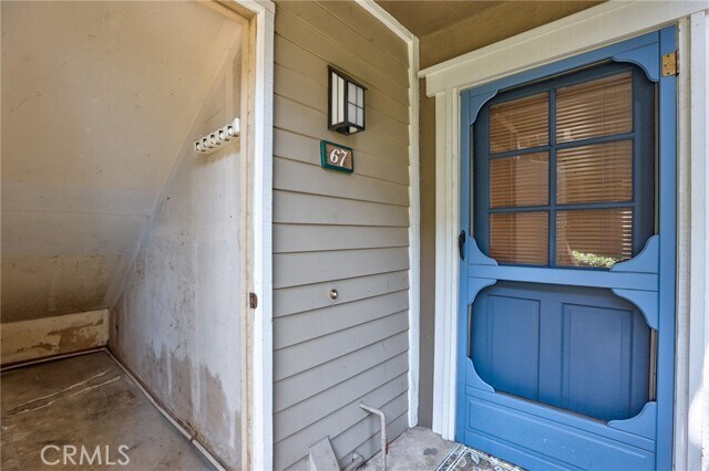 Building Photo - 700 E Lake Dr