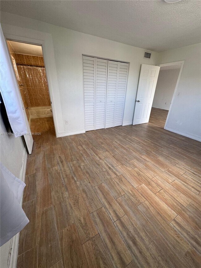 Foto del edificio - 444 SW 4th St