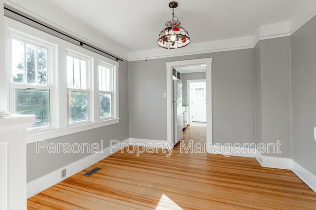 Building Photo - 3100 H St