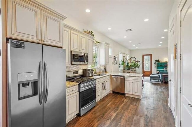 Building Photo - 1938 Pauline St