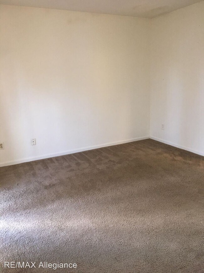 Building Photo - 3 br, 3 bath House - 240 THALIA TRACE DRIVE