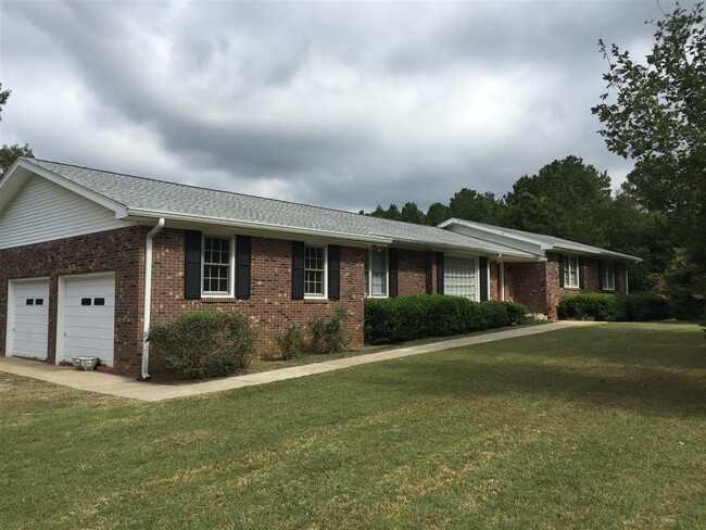 Building Photo - Dickson Ranch with nearly 5 acres