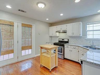 Building Photo - 2000 Upland Dr