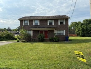 Building Photo - 8675 Tervada Dr