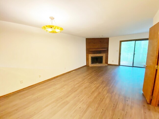 Foto del edificio - 908 Hearthridge Ct