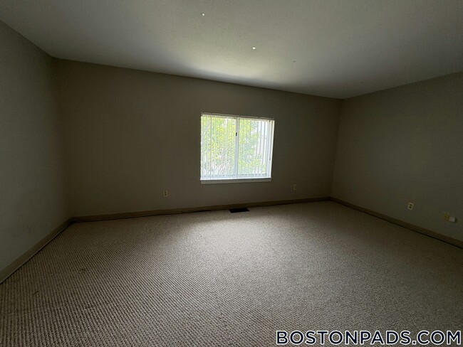 Building Photo - 146 N Beacon St