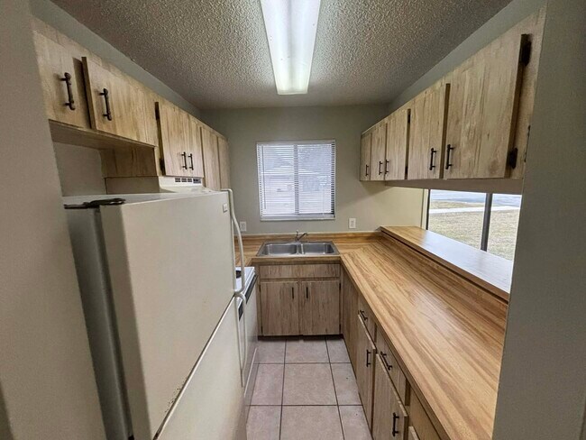 Foto del edificio - 3844 NW Huntsboro St