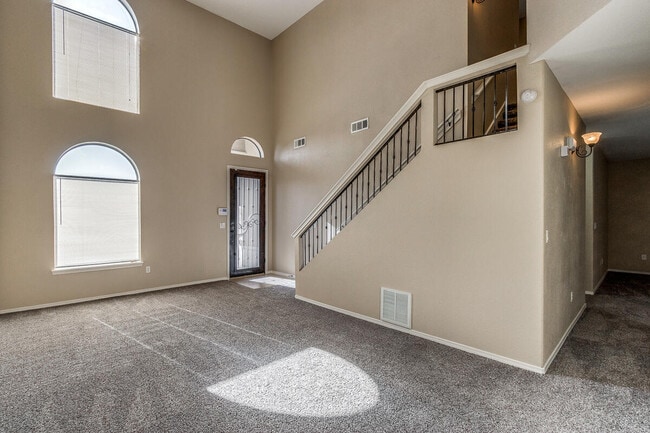 Building Photo - 3172 Hidden Valley Dr