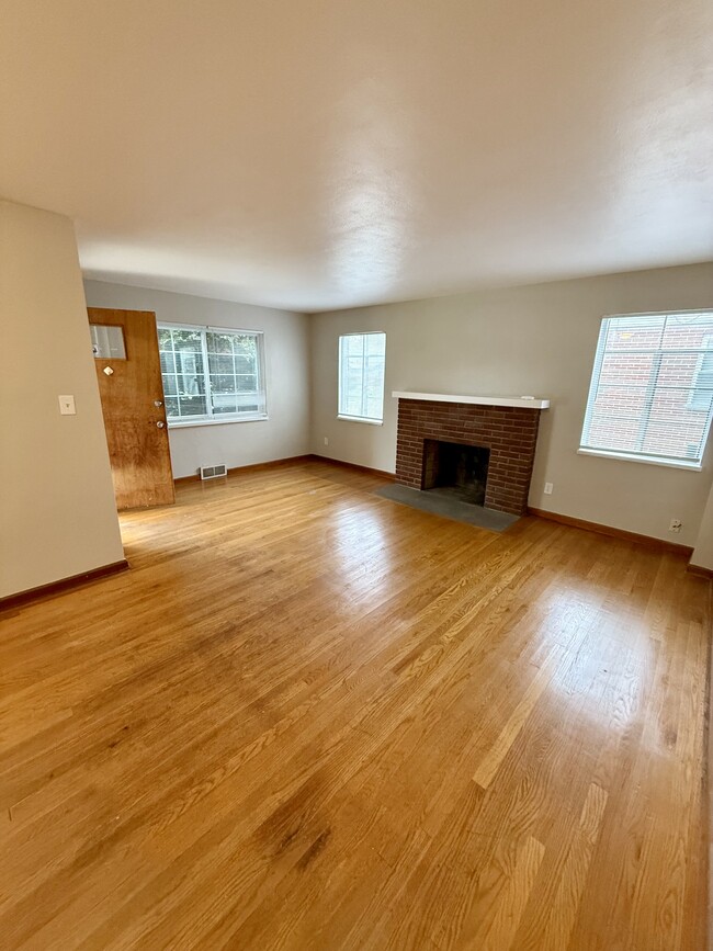 Building Photo - 4607 Channing Ln