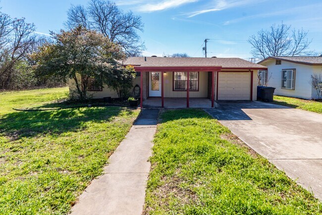 Foto del edificio - 3-BEDROOM IN NORTH ALAMO HEIGHTS