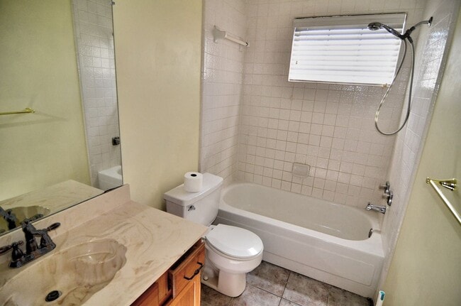 Foto del edificio - 8205 Intrepid Ln