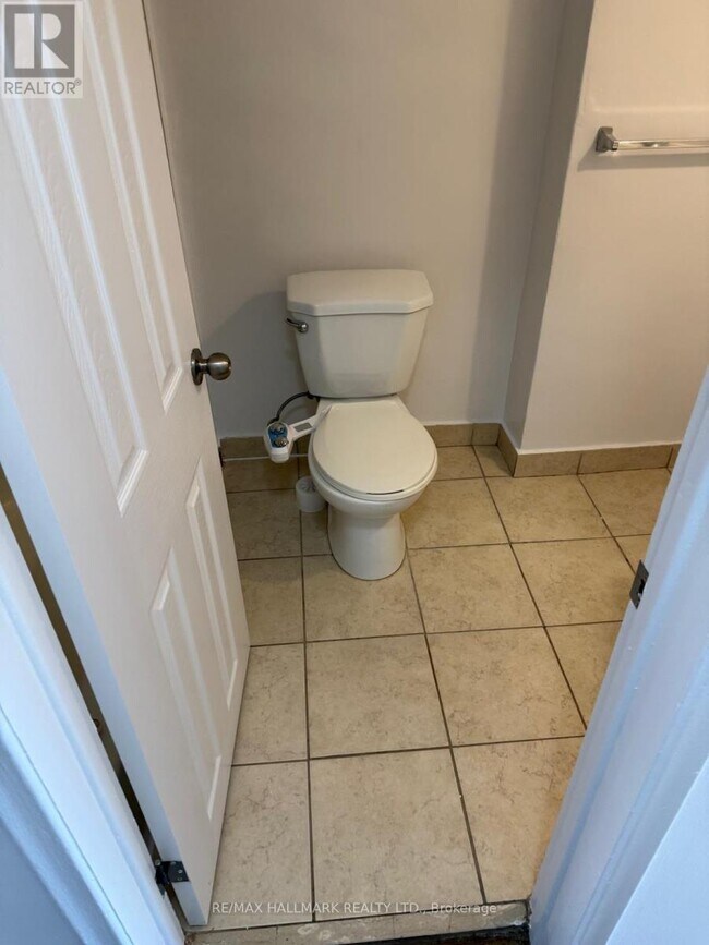 Photo du bâtiment - 2153A Weston Rd