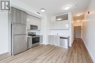 Building Photo - 3020 Dundas St W