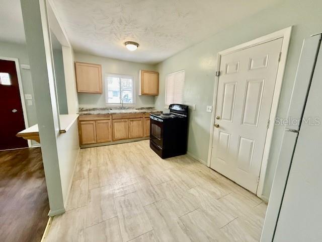 Foto del edificio - 240 E Howry Ave