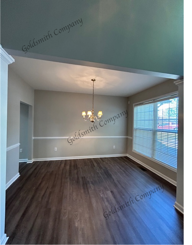 Foto del edificio - "Spacious 4-Bed Oasis with 2.5 Baths on Collingsworth Lane"