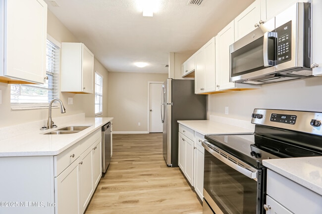 Building Photo - 2184 George Wythe Rd