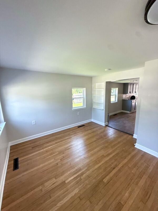 Foto del edificio - 962 Whitethorne Ave
