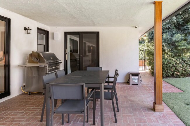 Foto del edificio - 17133 Adlon Rd